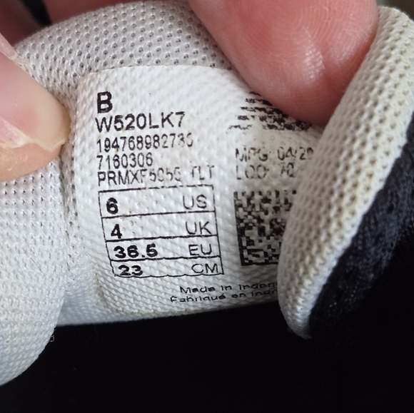 New Balance 520 Womens Size 6 Black and White Athletic Sneakers - Picture 13 of 13